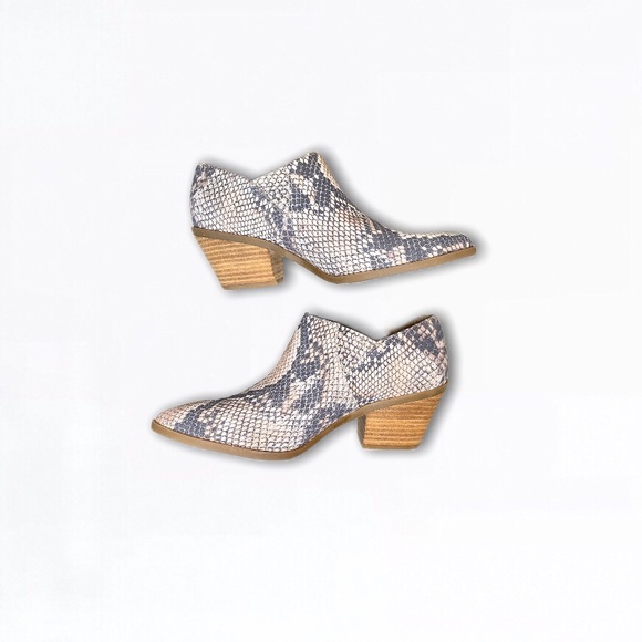Shoes | Lucky Brand Tresee Bootie Sz 